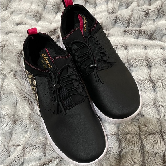 Clove doesn’t have to be boring….Black and Pink Leopard Sneakers - Picture 2 of 10